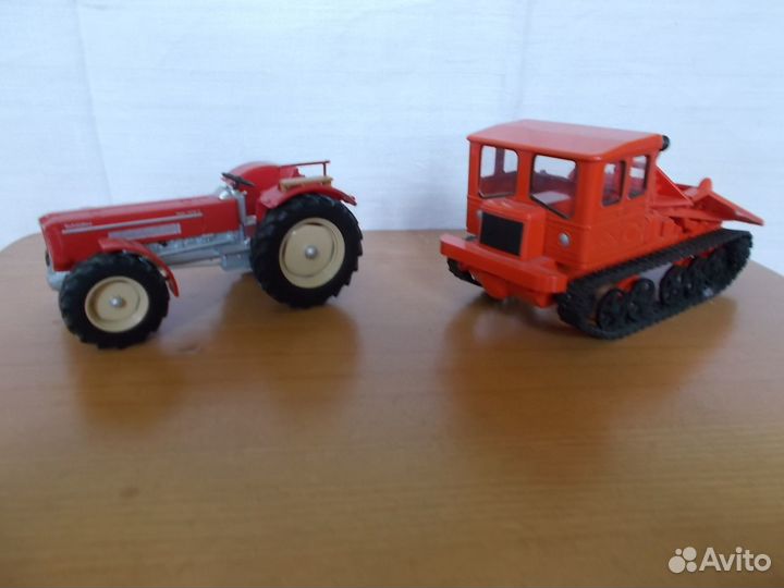 Модели тракторов 1:43. Hachette