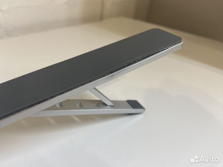 Алюминиевая подставка для ноутбука Ugreen