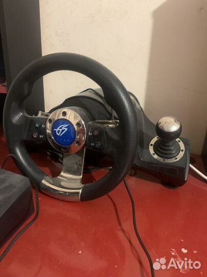 Игровой руль с педалями