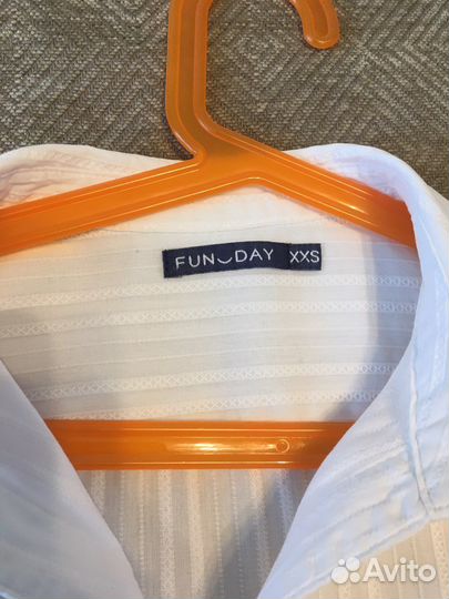 Блузку на девочку 13-14 лет белая