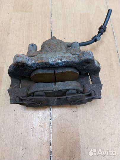 Тормозной суппорт передний правый Opel Vectra C