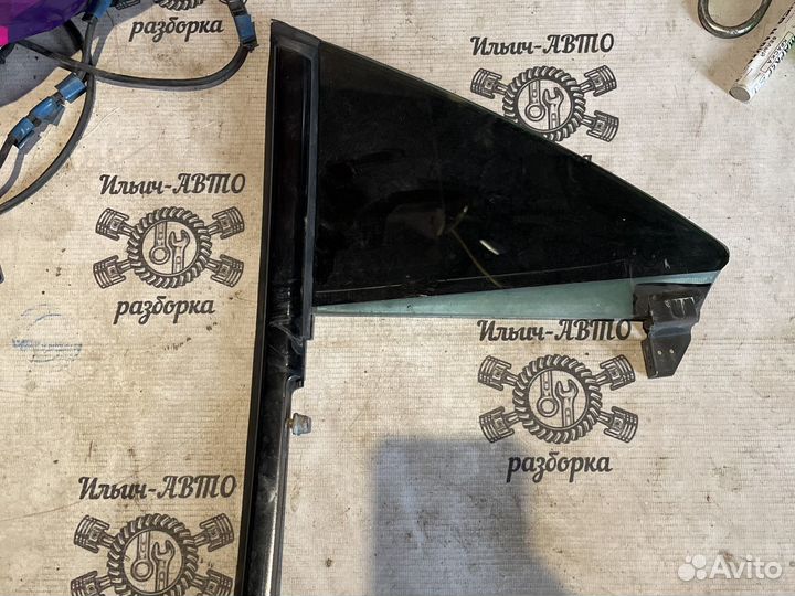 Форточка правая Mercedes-Benz CLS