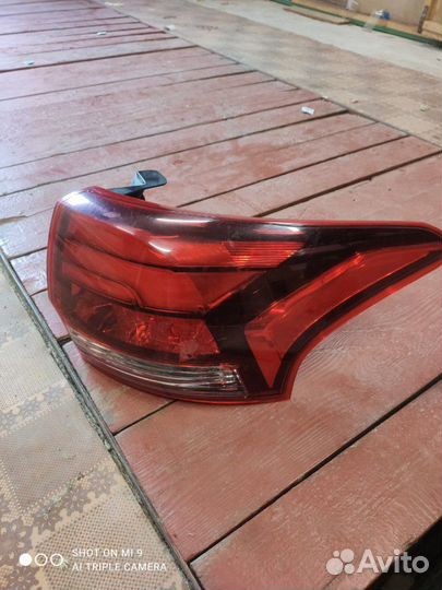 Задний фонарь Outlander