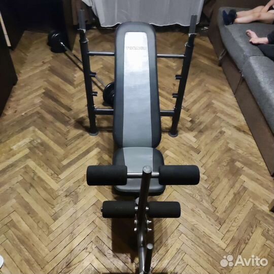 Тренажер для жима и штанга гриф гантели