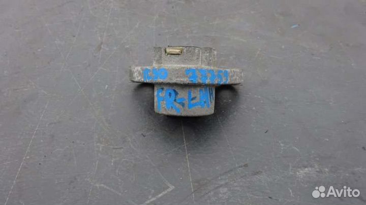 Сайлентблок правый Volvo Xc90 C59 B5254T2 2004