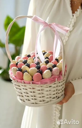 Корзины с клубникой в шоколаде