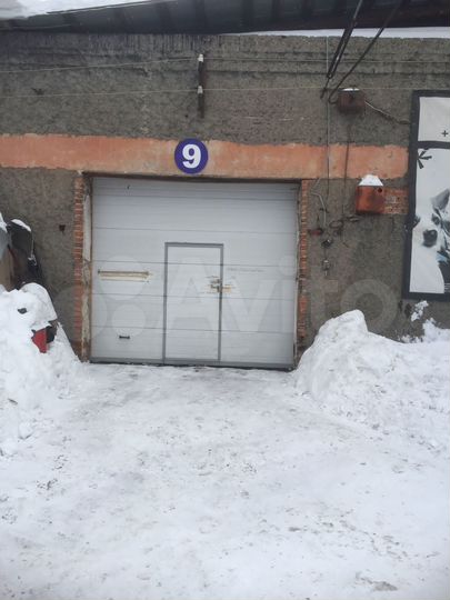 Гараж, > 30 м²