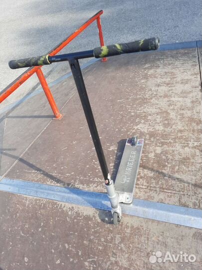 Трюковой самокат