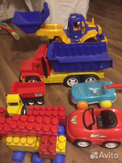 Машинки, трактора и др.игрушки развивашки за 900