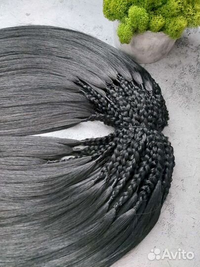 Де косы со свободным концом черные