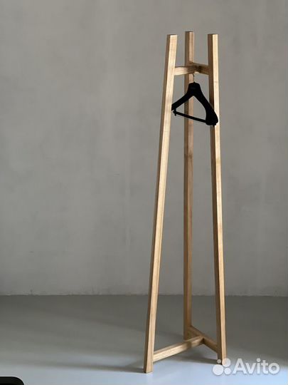 Вешалка напольная деревянная дизайнерская