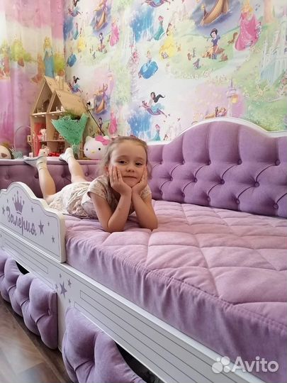 Детская кровать диван с каретной стяжкой