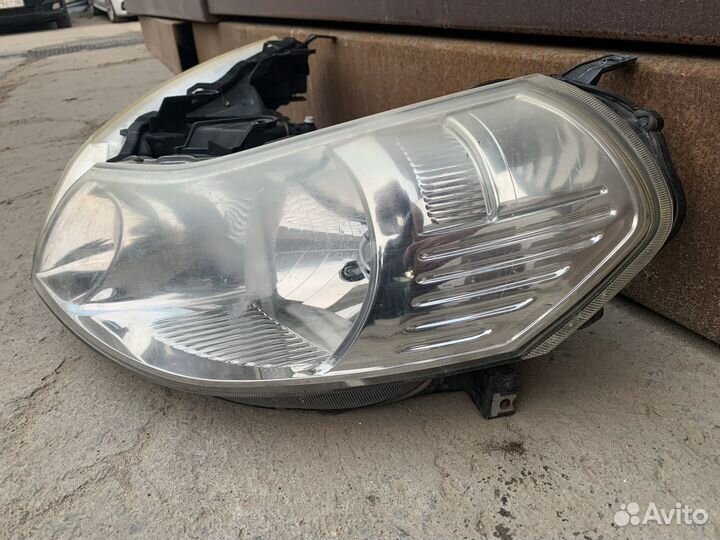 Suzuki SX4 - Фара передняя правая