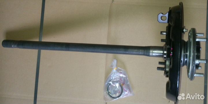 Полуось зад прав toyota Hilux 0400543360