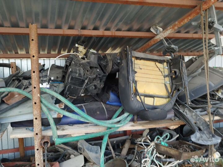 Поворотный кулак Рено логан1