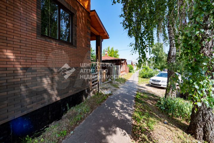 Дом 257,1 м² на участке 4,7 сот.