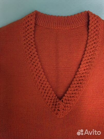 Свитер шерстяной женский