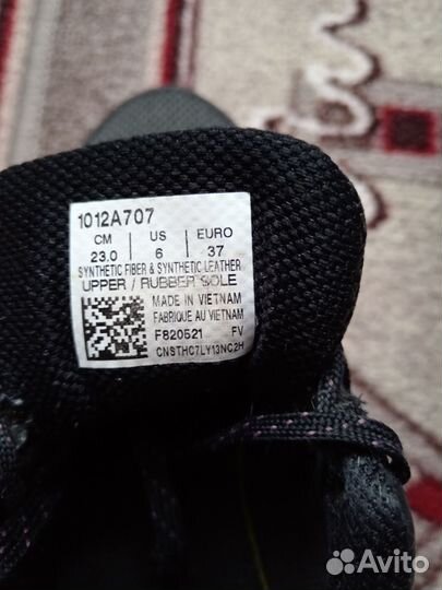 Кроссовки asics