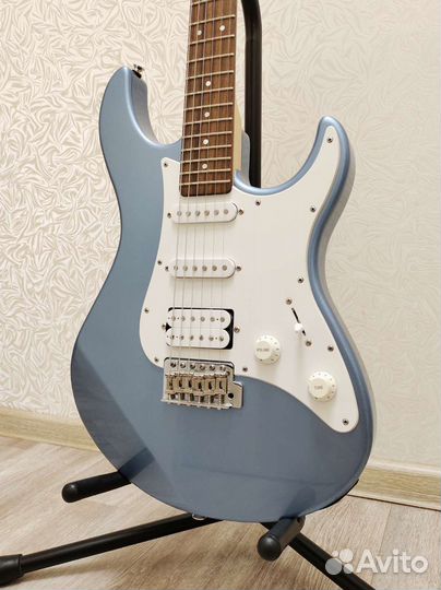 Электрогитара Yamaha Pacifica 112j