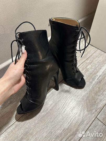 Туфли хилсы 35-37 размер