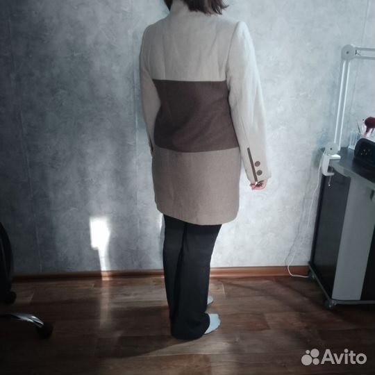 Пальто женское 46 48