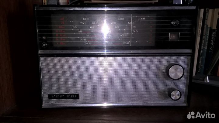 Приемник VEF-201, электроника 302, значки