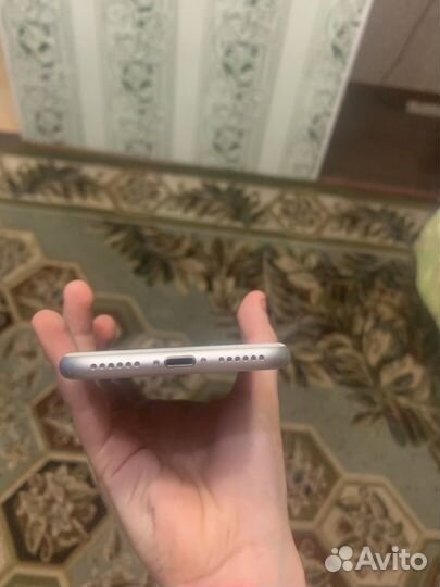 iPhone 8, 64 ГБ