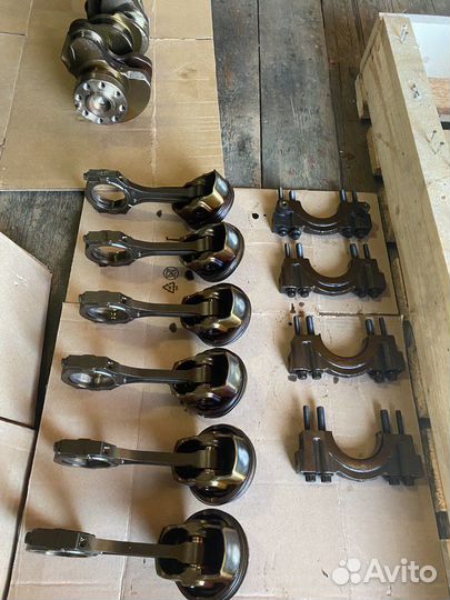 Поршни с шатунами в сборе