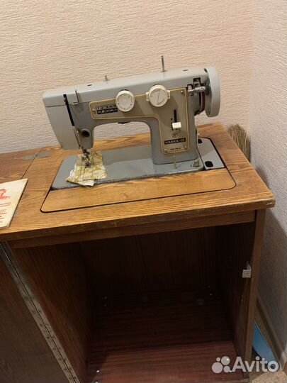 Швейная машина Чайка 3