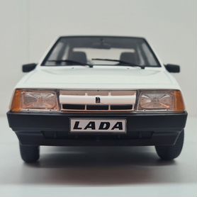 LADA 1:18