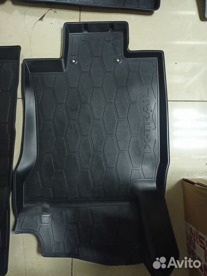 Коврики салона Nissan X-Trail T32 KR7484C089 новые
