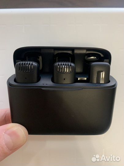 Петличный микрофон для iPhone bluetooth беспроводн