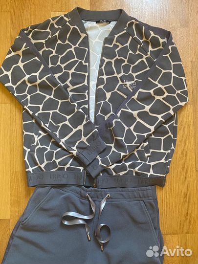 Костюм спортивный