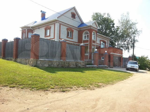 Дом 394 м² на участке 8,5 сот.