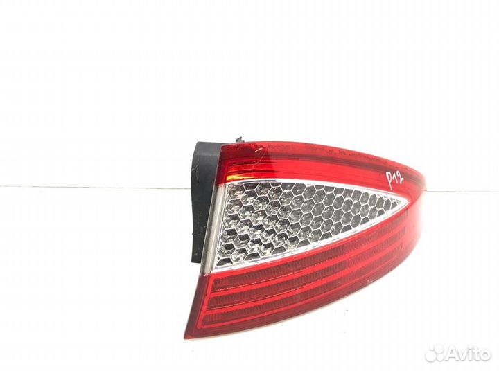 Фонарь задний правый Ford Mondeo 4 1.8 tdci 2010
