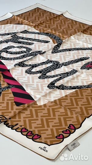 Платок Fendi в брендовой упаковке