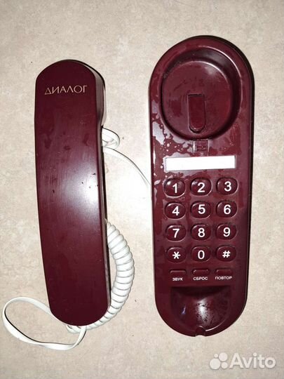 Телефоны кнопочные и диски от телефонов