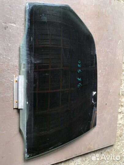Стекло двери задний Volvo S80