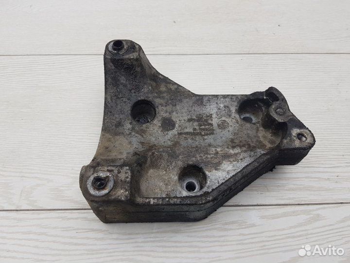 Кронштейн компрессора кондиционера Bmw X5 E70 M57Y