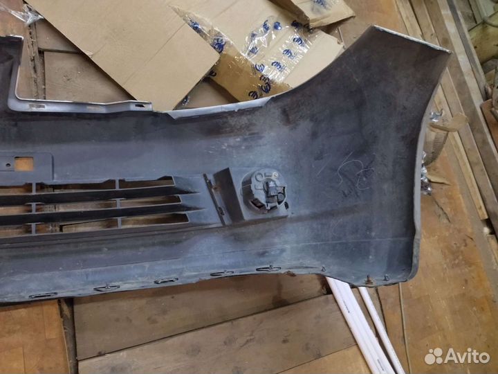 Передний бампер на Ниссан тиида