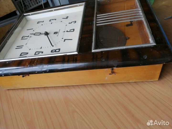 Настенные часы механика старинные