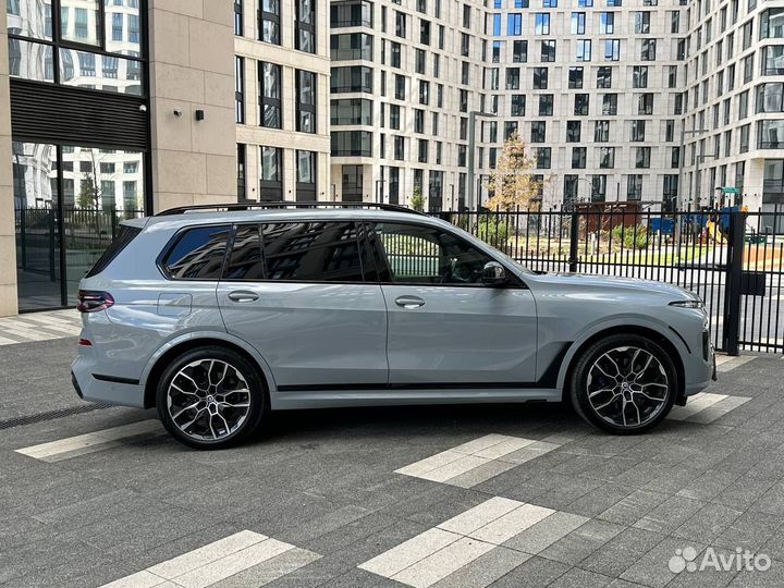 BMW X7 4.4 AT, 2022, 9 798 км