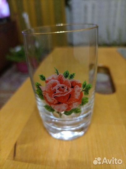 Стеклянные стопочки с нанесенной рисунком -роза