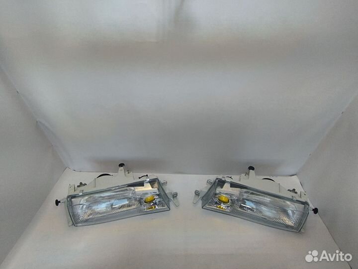 Фары Toyota Mark 2 90 - 92гг (X80)