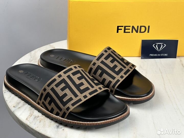 Мужские тапки Fendi