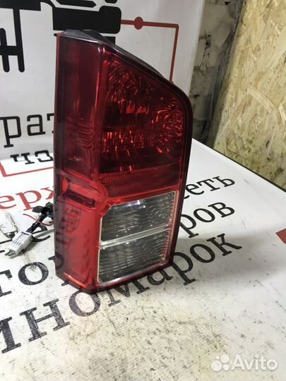 Фонарь задний левый Nissan Pathfinder
