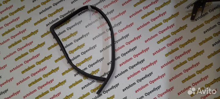 Уплотнитель стекла двери передний левый УАЗ