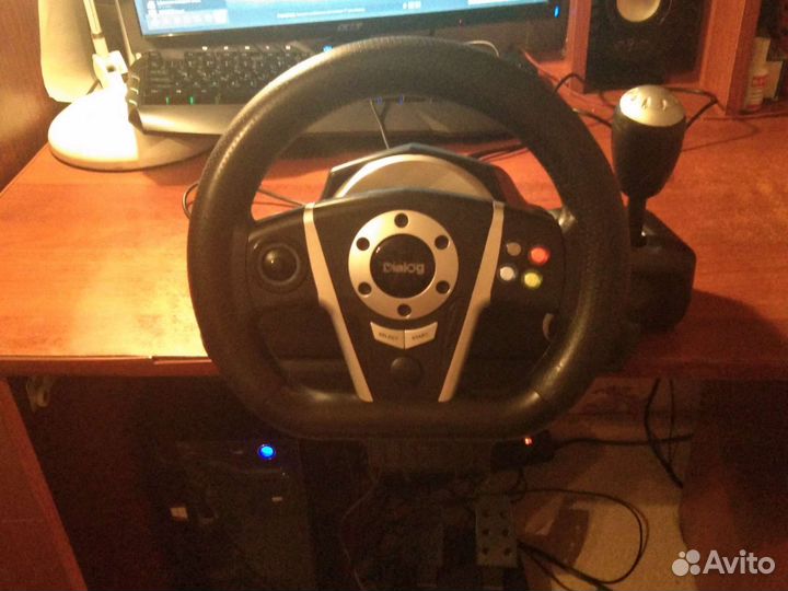 Игровой руль с педалями для пк