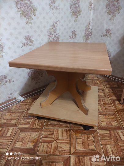 Журнальный столик на колесах бу