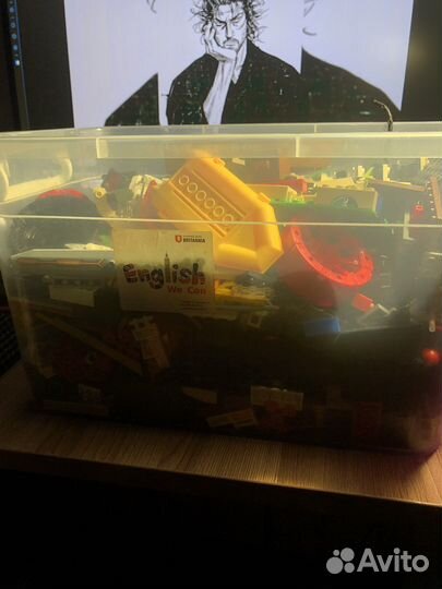 Коробка с lego+3 черные lego платформы